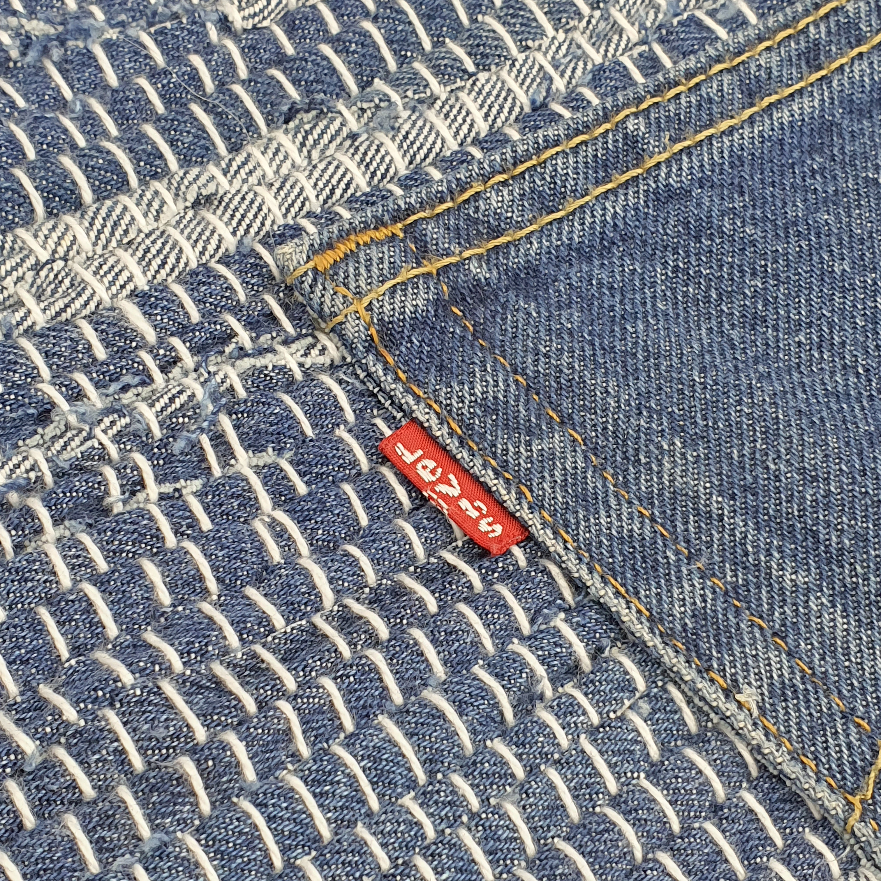 Is denim. Из денима. Джинсы мужские Denim Slim-Fit recycled Fibers фото.